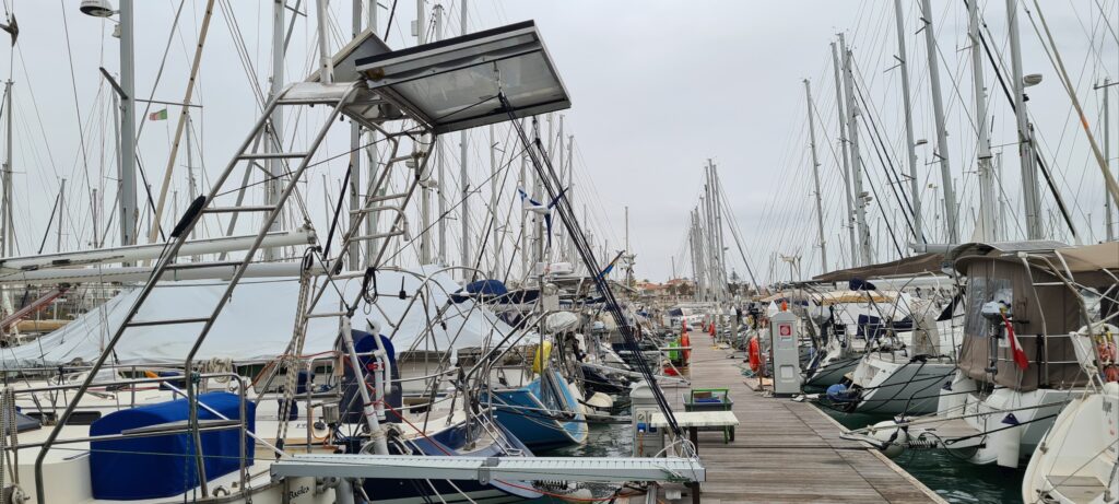 neu Gangway und Solar