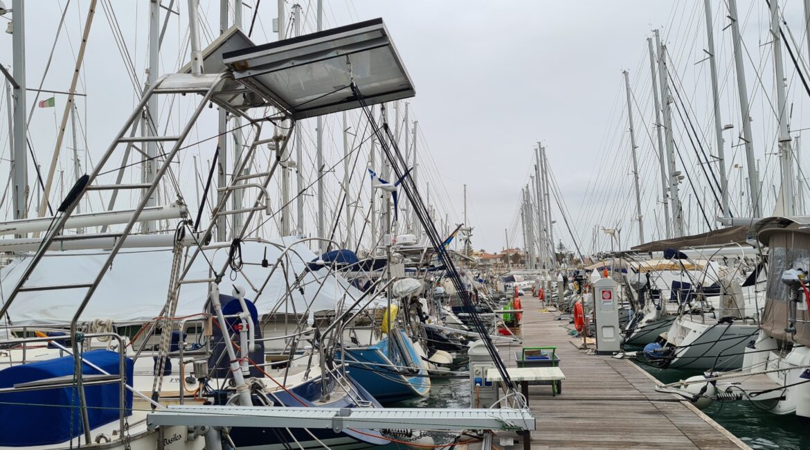 neu Gangway und Solar